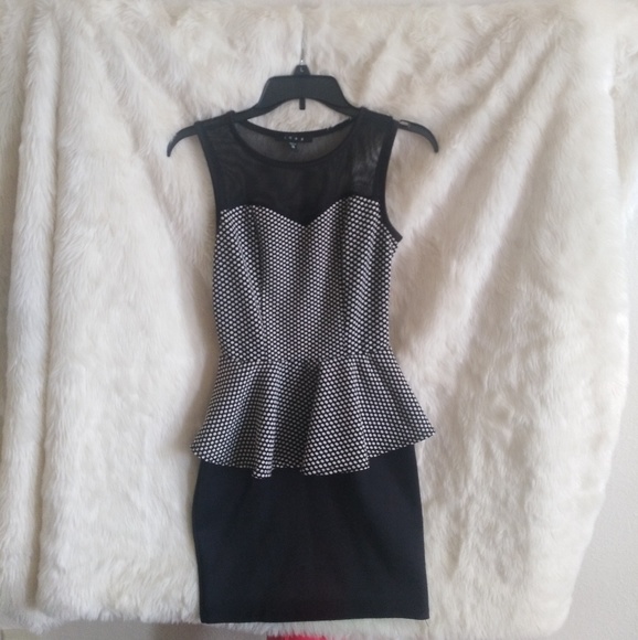 Dress - Picture 2 of 3